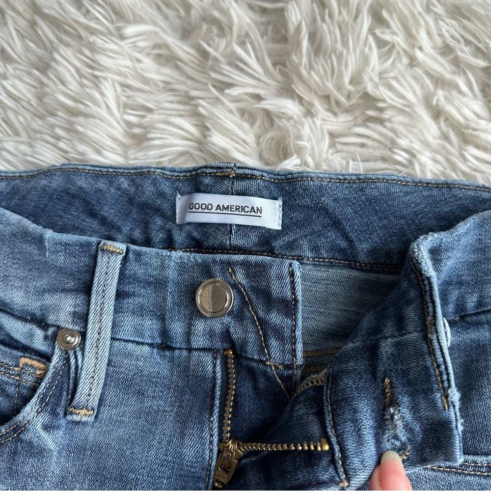 Good American Good Waist Crop Jeans Size 2 - Picture 3 of 10